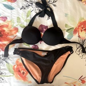 Black bikini